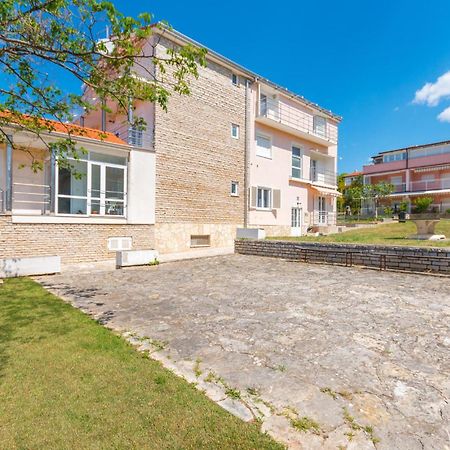 Awesome Apartment In Sveti Filip I Jakov W/ 1 Bedrooms Exteriér fotografie
